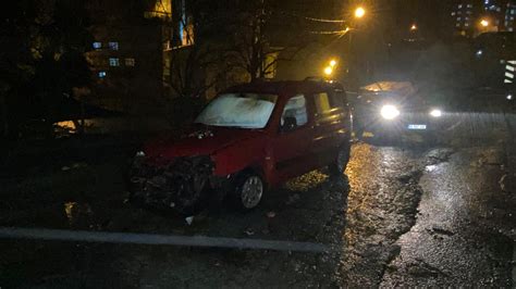 Borçka’da sel nedeniyle 4 bina tahliye edildi, 10 araç zarar gördü